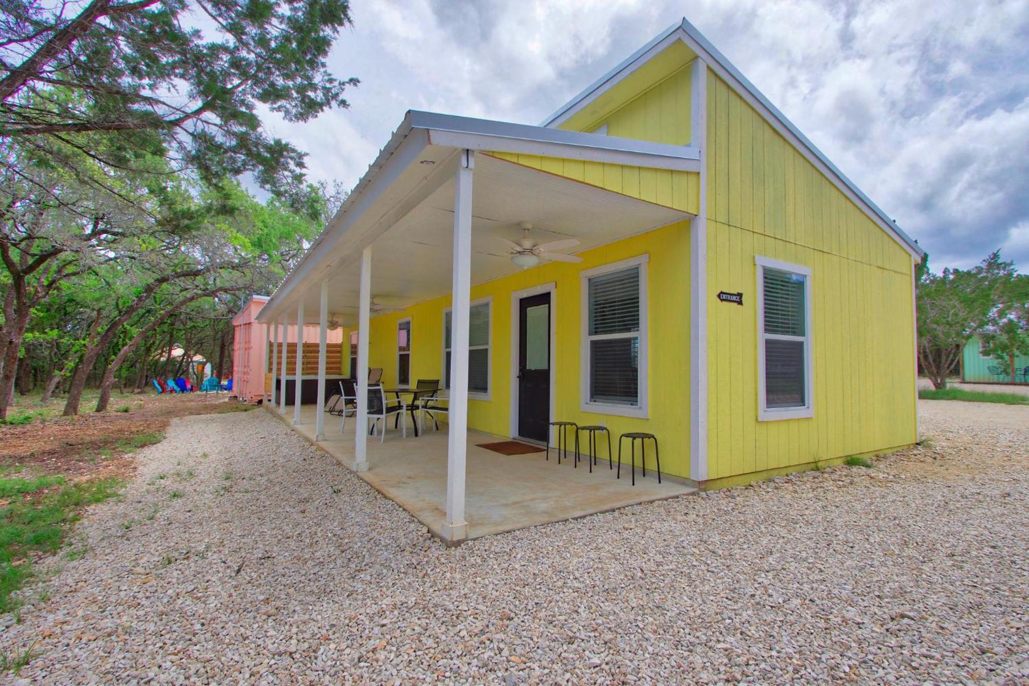 The Driftwoods - Yellow House ภายนอก รูปภาพ